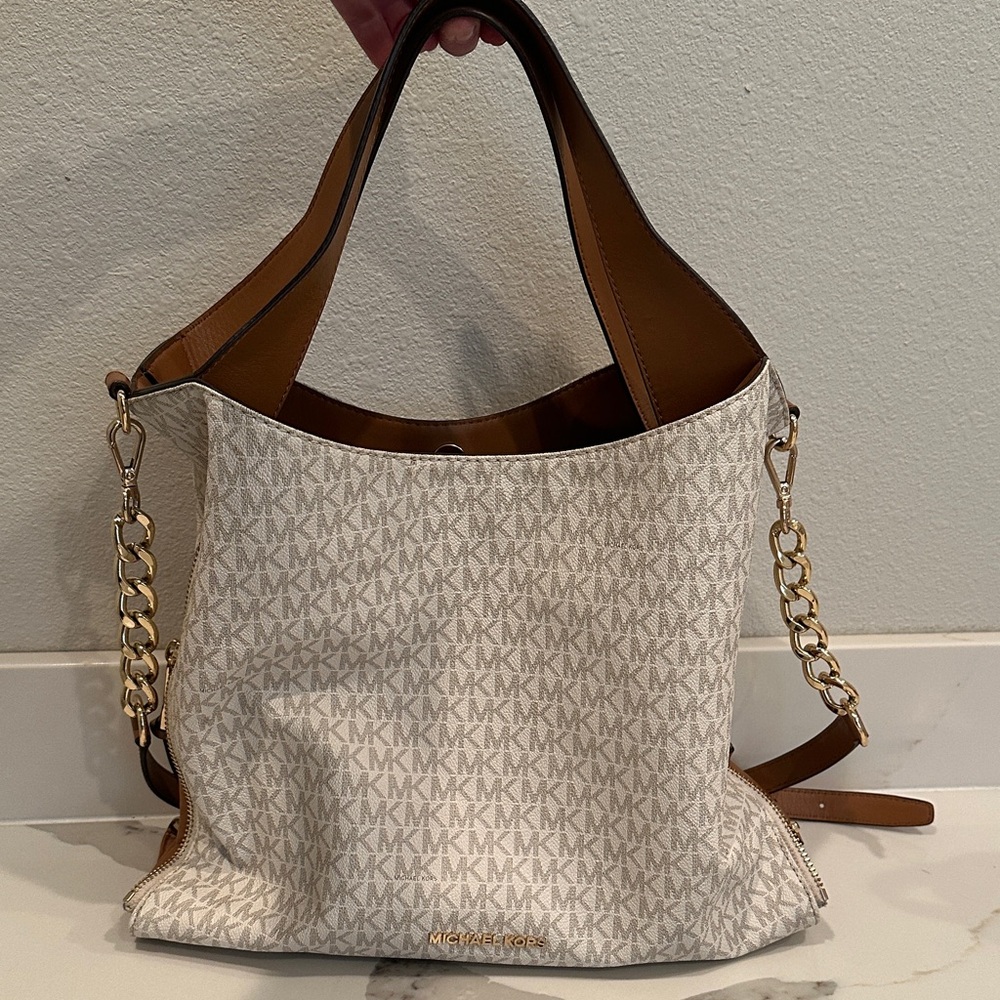 Michael Kors Cream and Tan Logo Hobo Tote and Matching Wallet - Picture 6 of 13